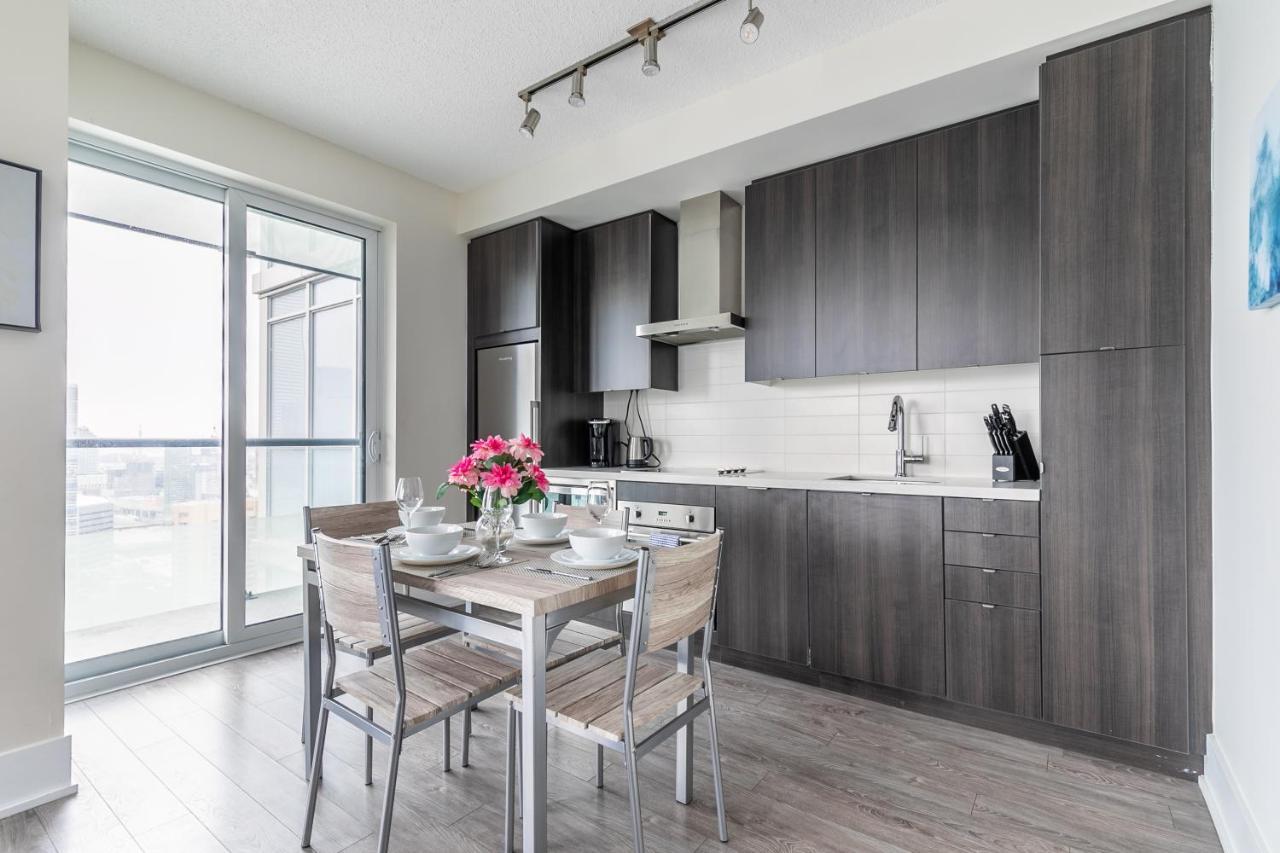 토론토 Stunning Views Of Downtown - Luxury High Rise With King Bed! 빌라 외부 사진